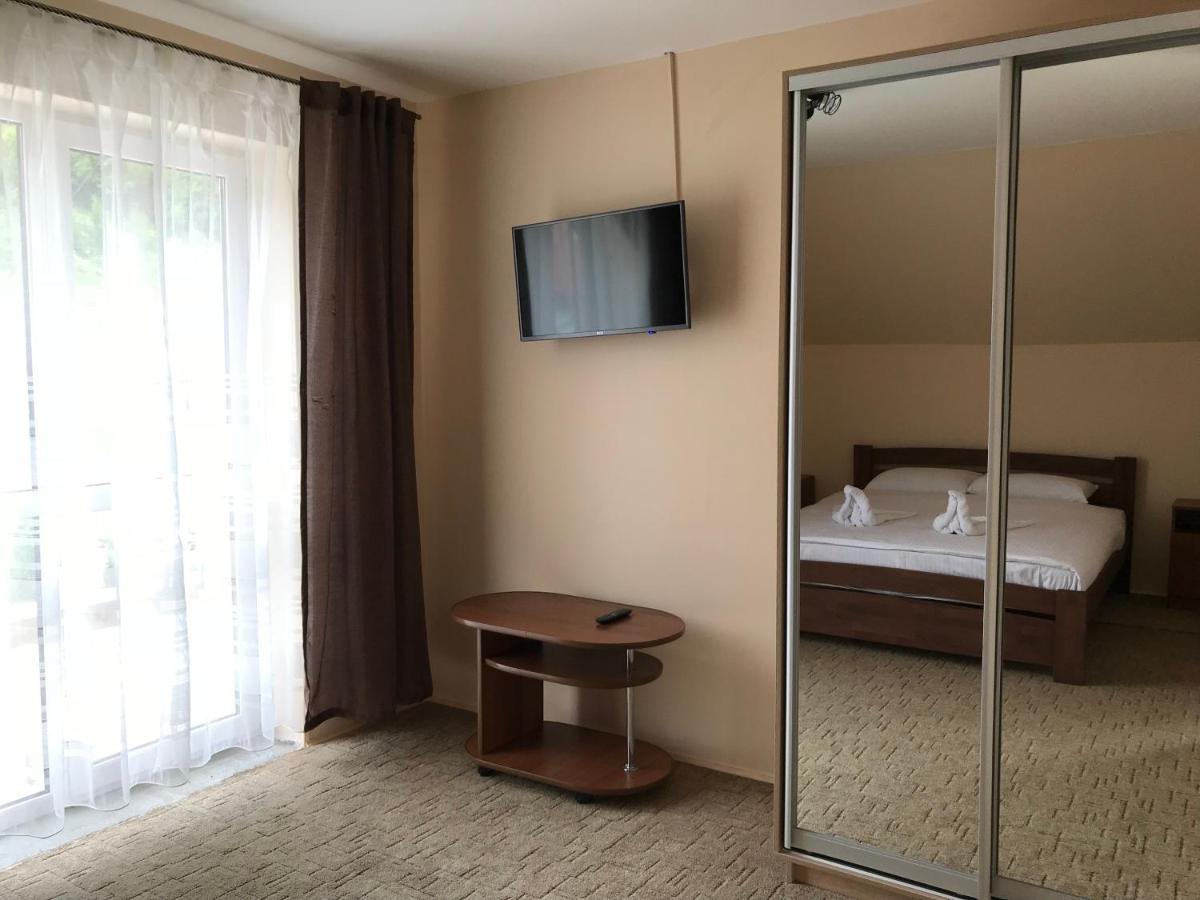 Sun Hotel Mizhhirya  Екстериор снимка